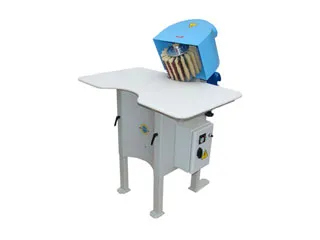 Kleine Schleifmaschine mit blauen und weißen Bauteilen